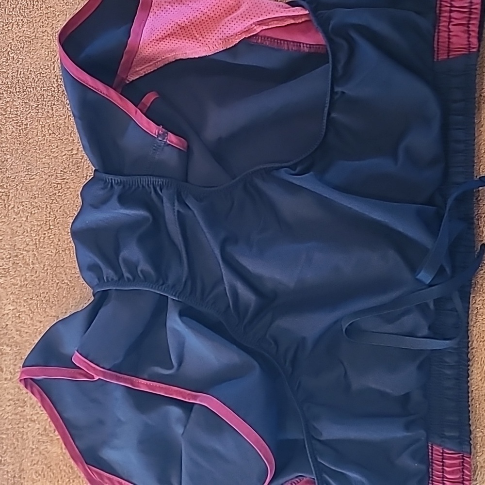 Nike Women's Black and Pink Athletic Shorts - Picture 5 of 6